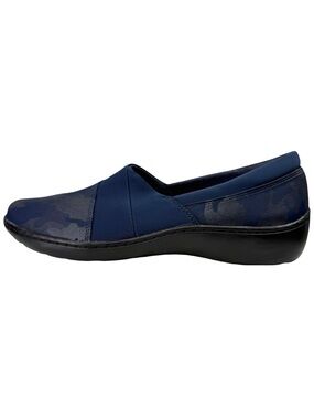 Clarks Cora Heather Navy Camo Loafers Size 8.5N (Narrow) Slip On Comfort Shoes